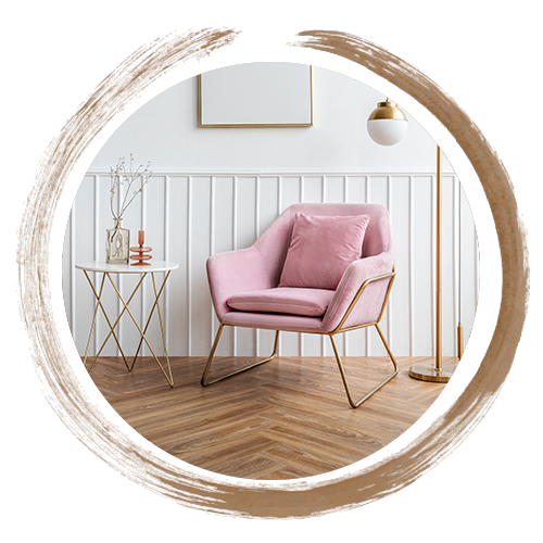 Detalle de hall de entrada de una vivienda con tarima